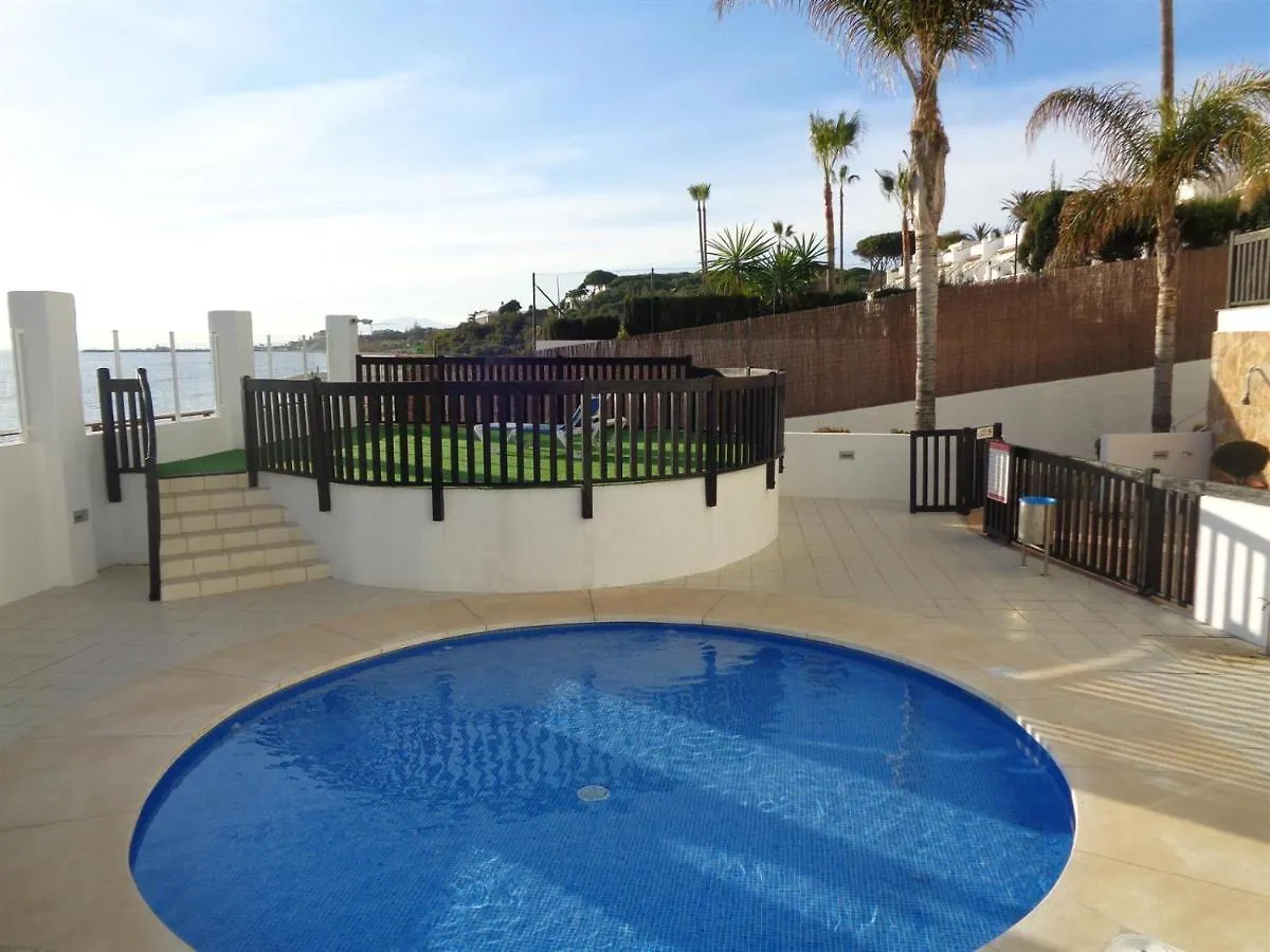 Beach Holidays In Puerta Del Mar Ref2065 Sitio de Calahonda