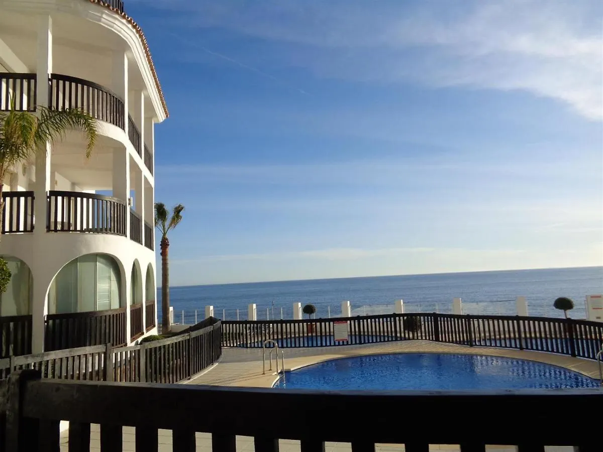 Beach Holidays In Puerta Del Mar Ref2065 Sitio de Calahonda
