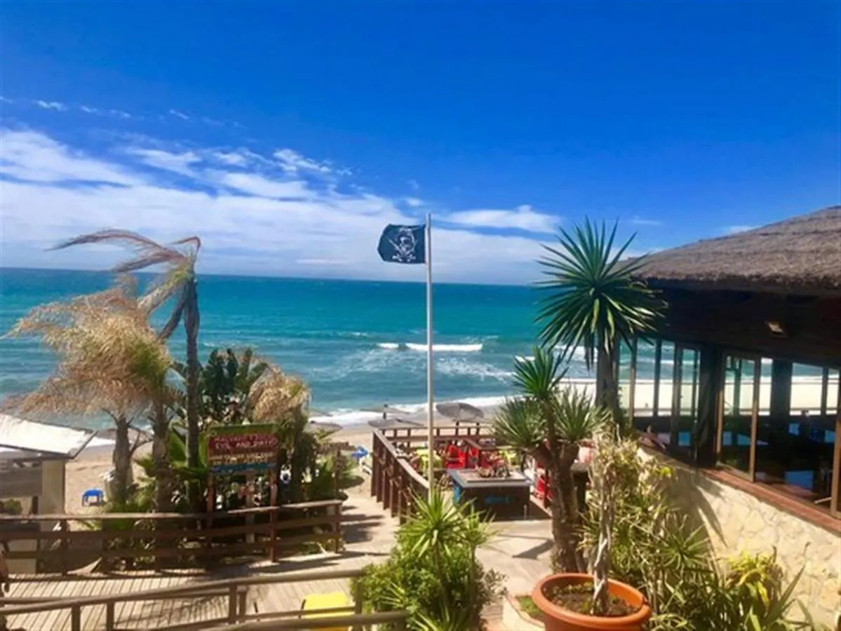 Apartment Beach Holidays In Puerta Del Mar Ref2065 Sitio de Calahonda