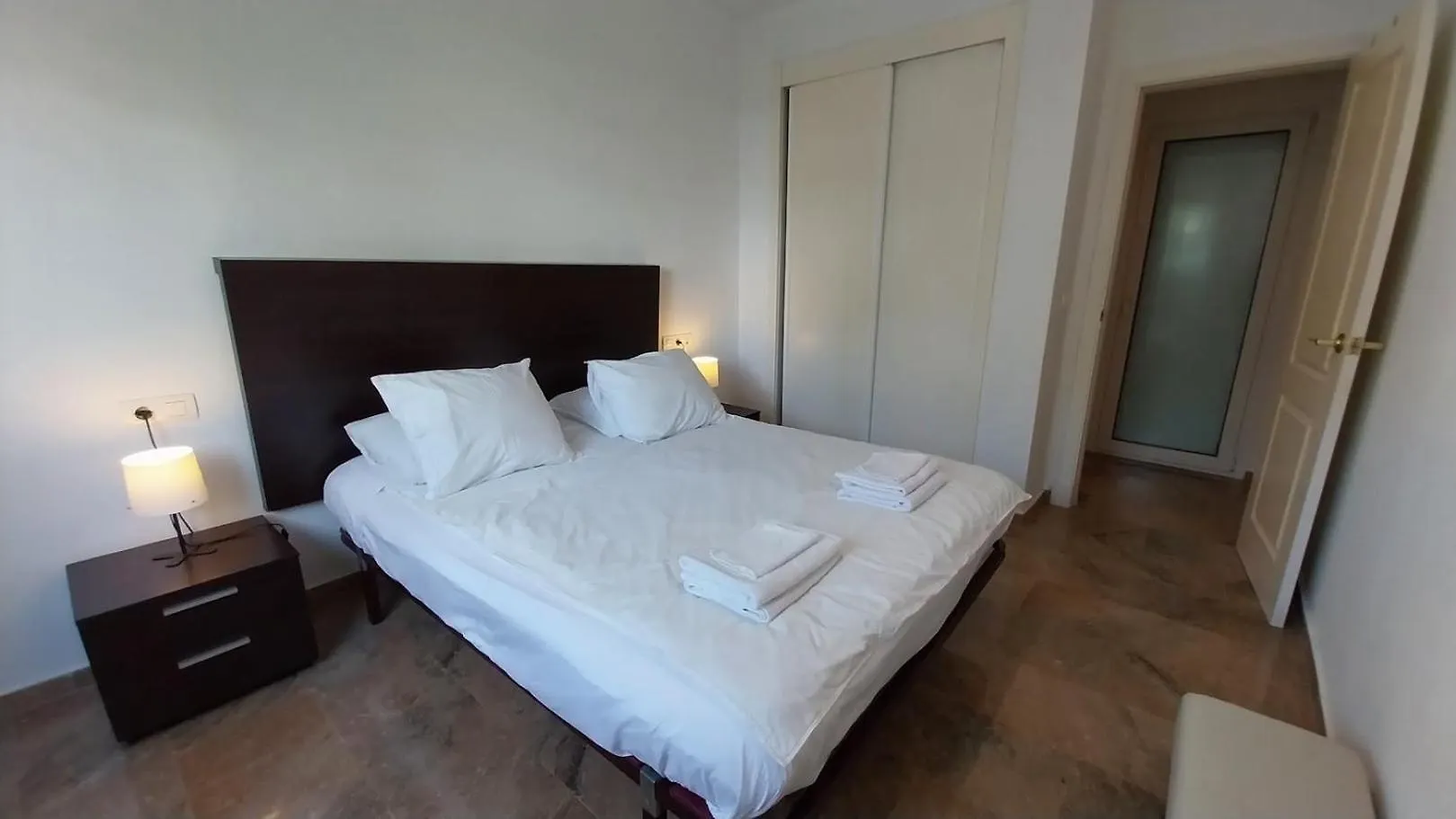 Beach Holidays In Puerta Del Mar Ref2065 Sitio de Calahonda Spain